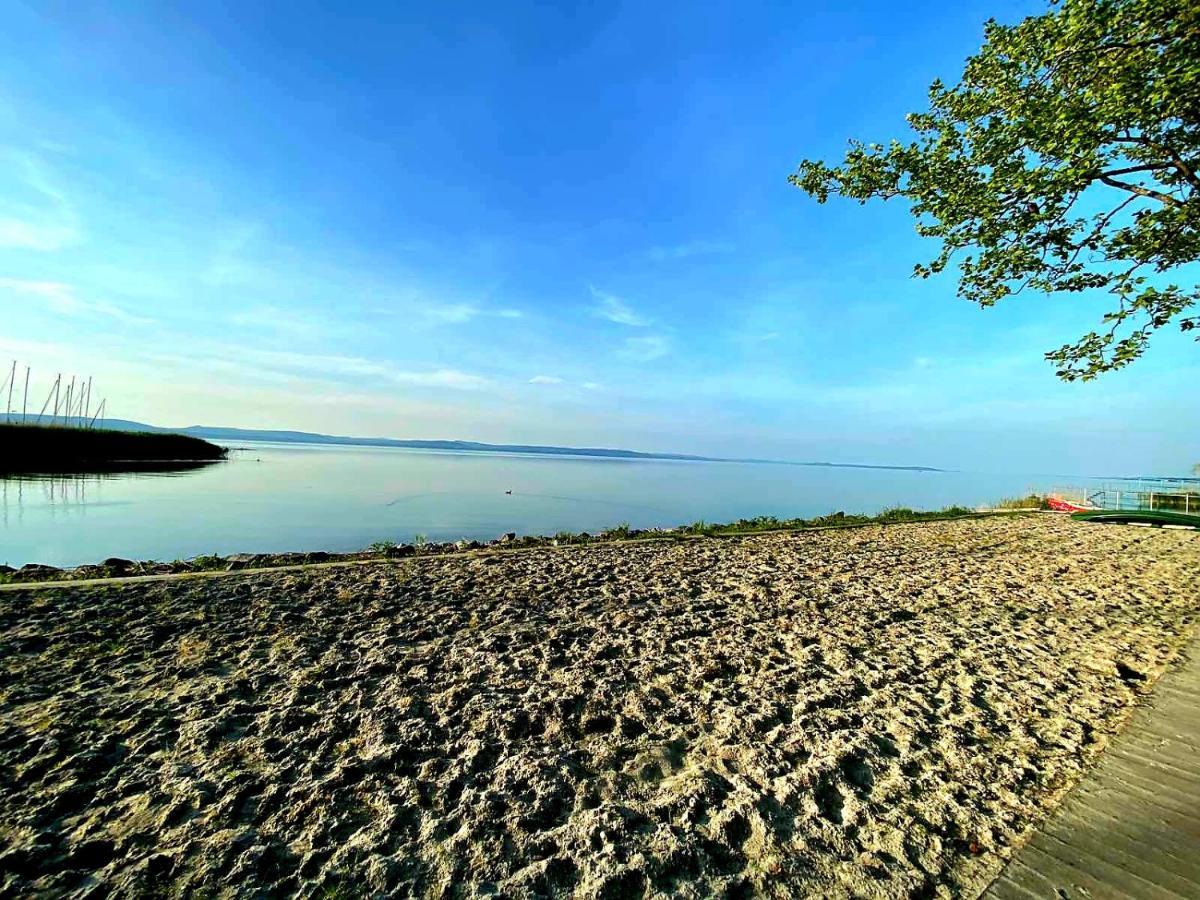 Bl Lakeside Apartman بالاتوليلّي المظهر الخارجي الصورة