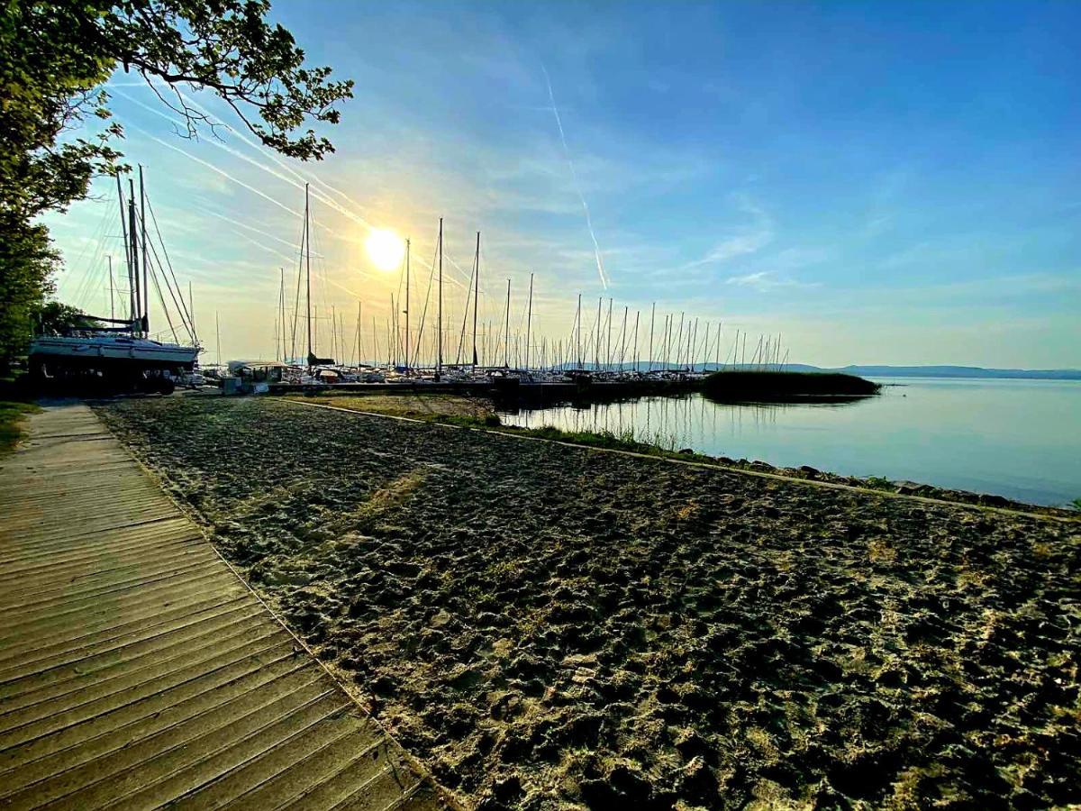 Bl Lakeside Apartman بالاتوليلّي المظهر الخارجي الصورة